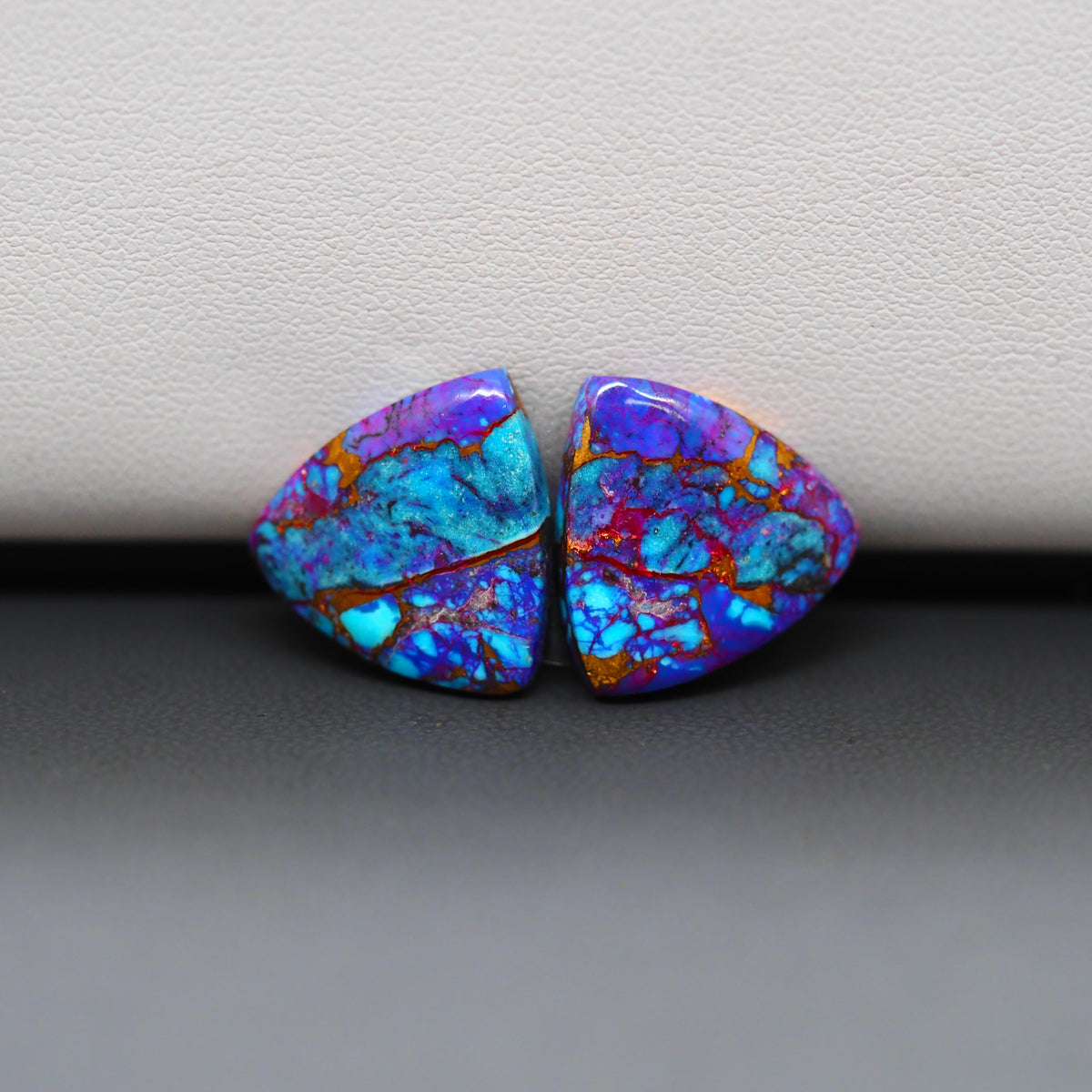 Stabilized Purple Mohave (Mojave) Turquoise trapezoid cabochon pair 16x16x3mm 14ct - purple with blue Kingman turquoise nuggets - photo 4 - Pedra Gems.
