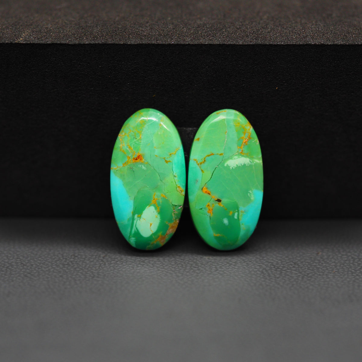 Mohave Mojave turquoise composite pair 21x11x3mm 7.5ct oval cabochon Kingman - photo 4