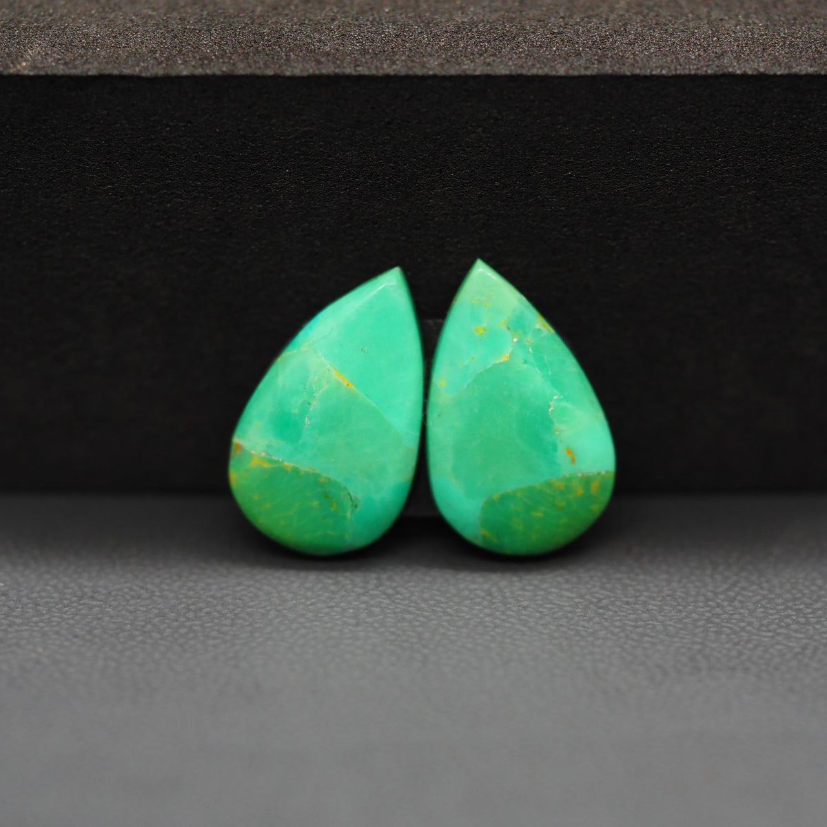 Mohave Mojave turquoise composite pair 18x11x3mm 9ct pear cabochon Kingman - photo 2