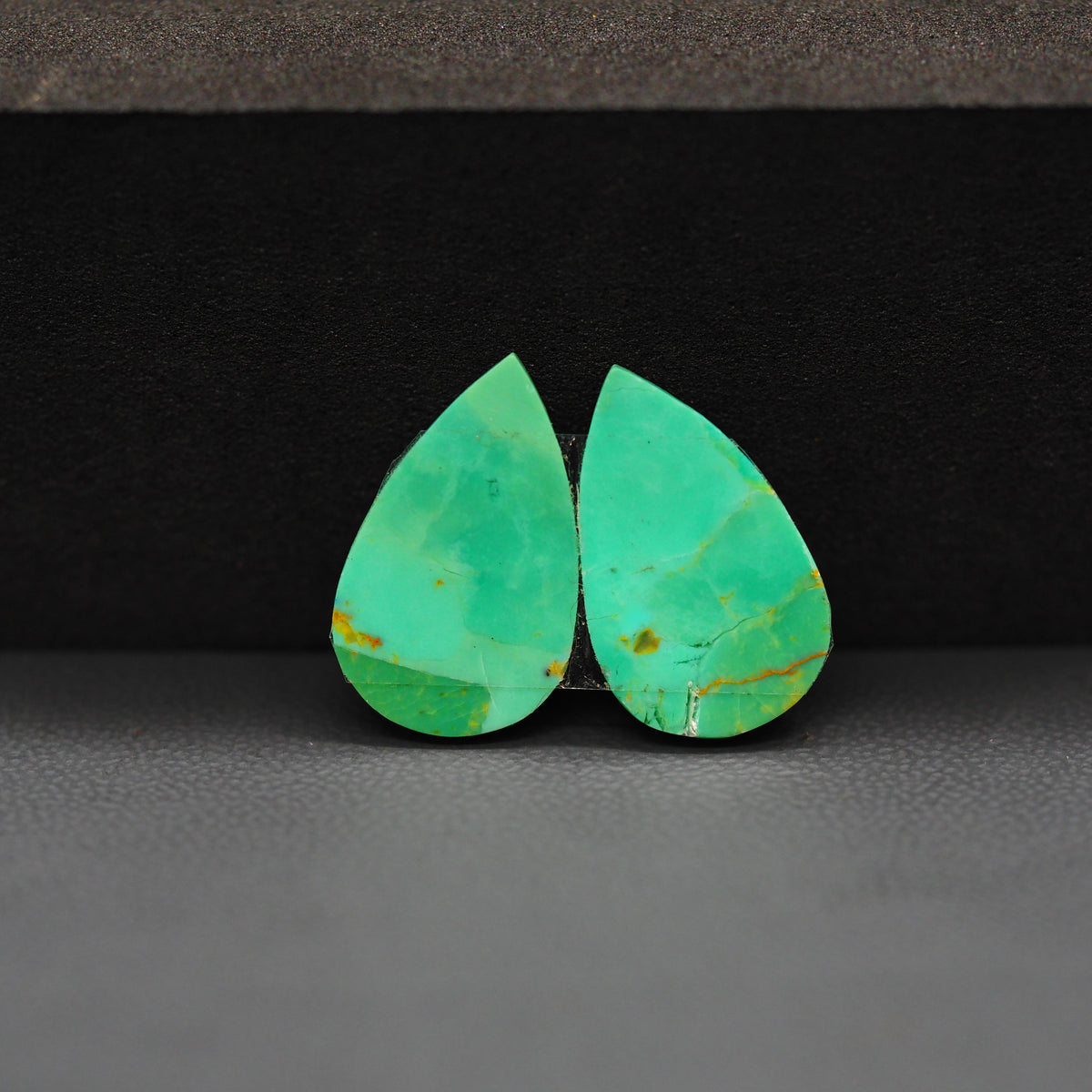 Mohave Mojave turquoise composite pair 18x11x3mm 9ct pear cabochon Kingman - photo 3