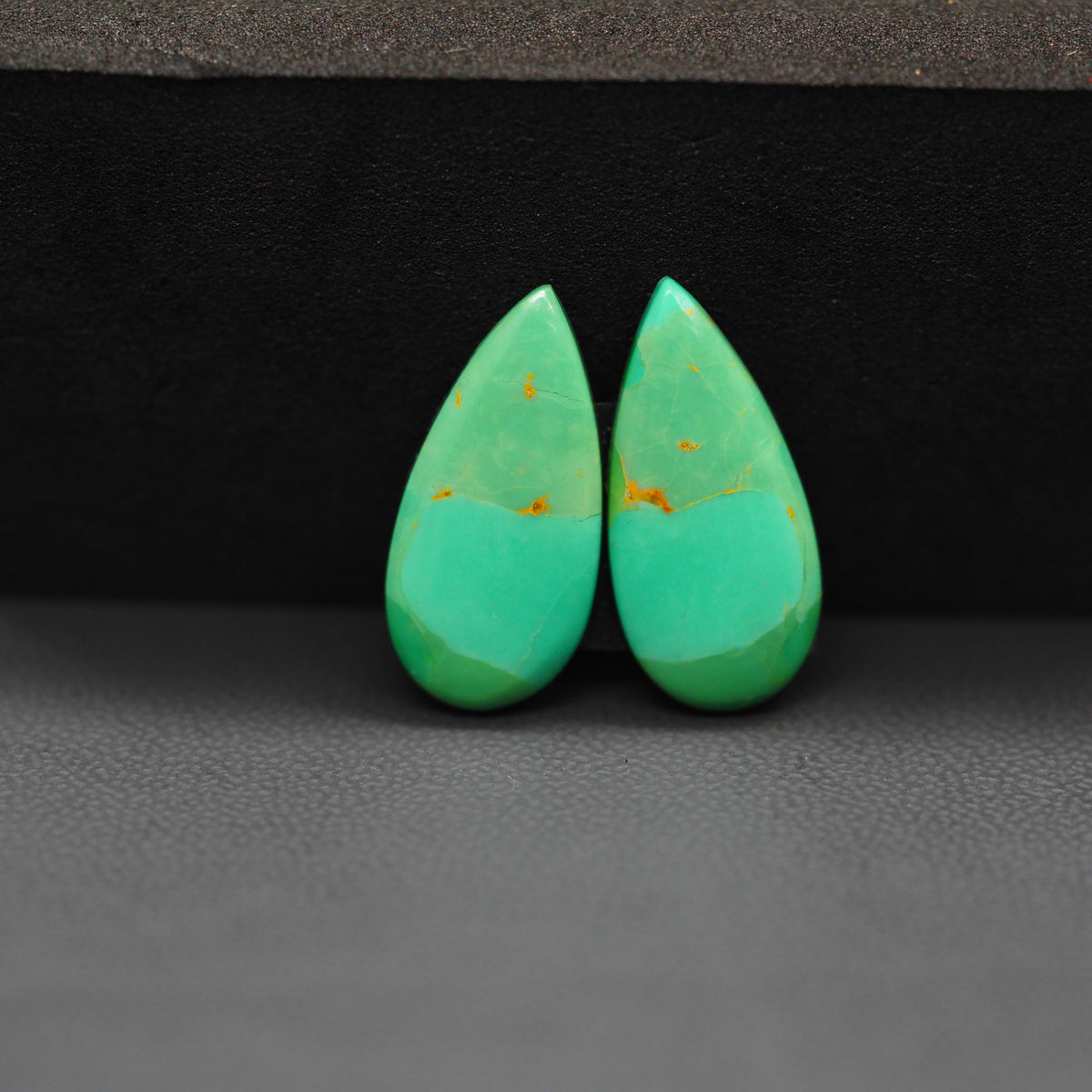 Mohave Mojave turquoise composite pair 20x10x3mm 7ct pear cabochon Kingman - photo 4