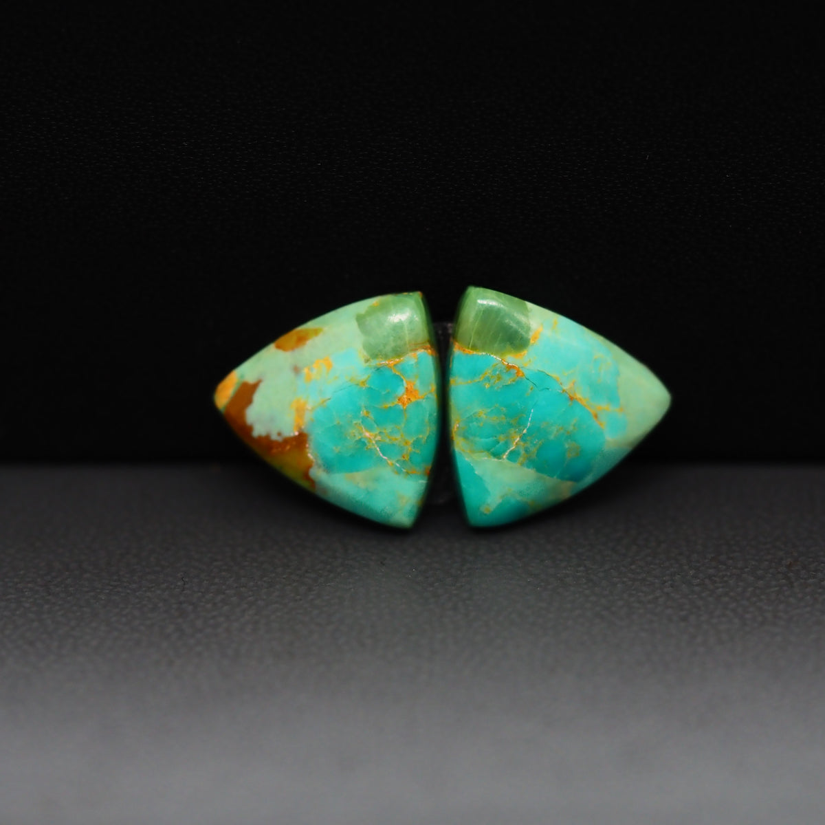 Mohave Mojave turquoise composite pair 14x14x3mm 9.5ct trillion cabochon Kingman - photo 4