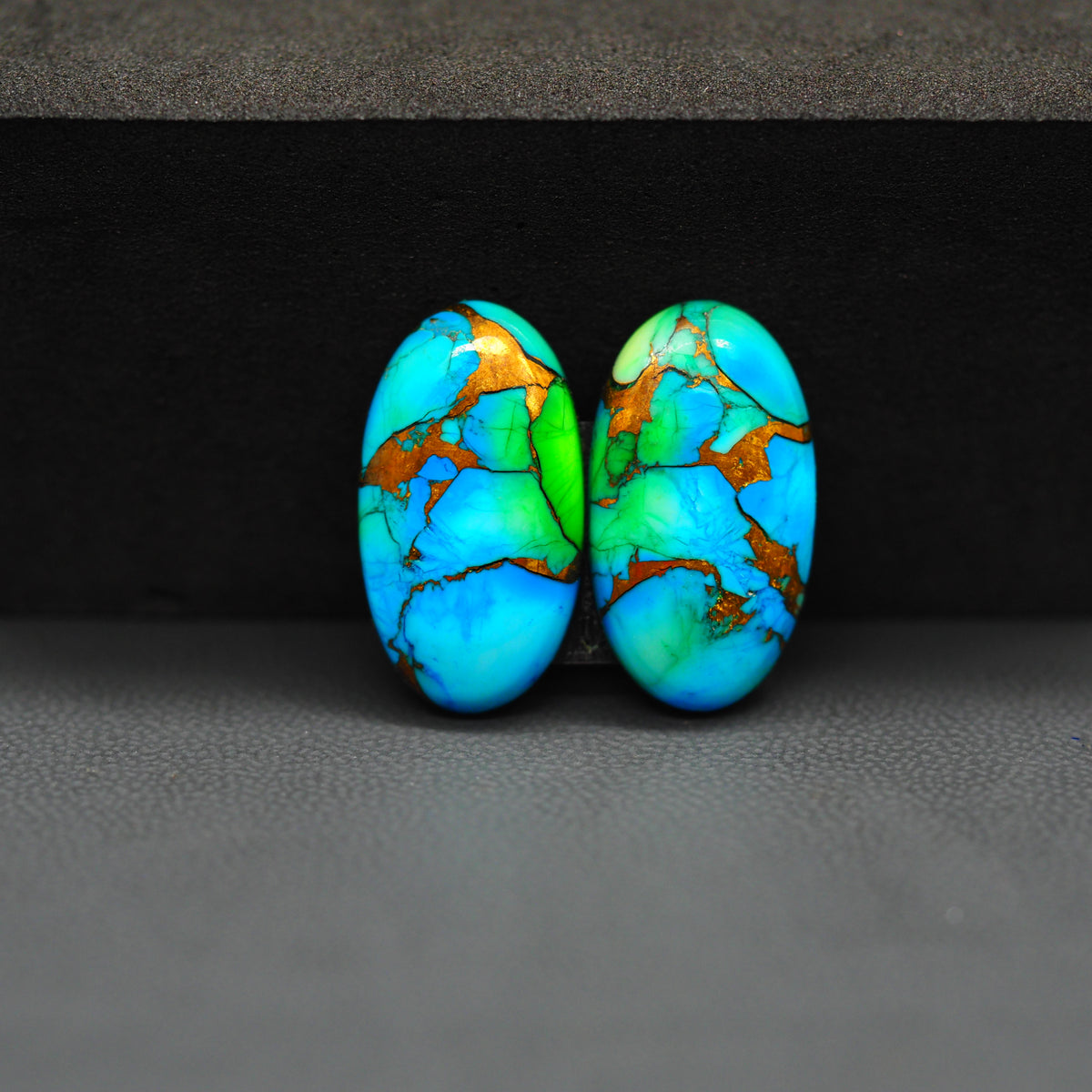 Peacock Dahlia composite pair 20x12x3mm 15.5ct oval cabochon - photo 4