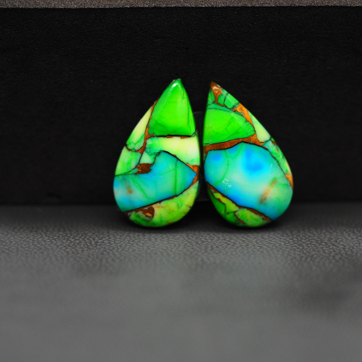 Peacock Dahlia composite pair 20x11x3mm 13.5ct pear cabochon - photo 4
