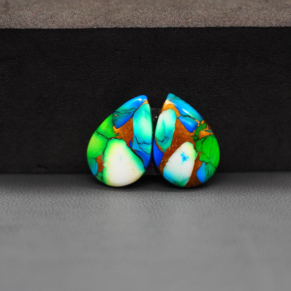 Peacock Dahlia composite pair 17x12x3mm 12ct pear cabochon - photo 4