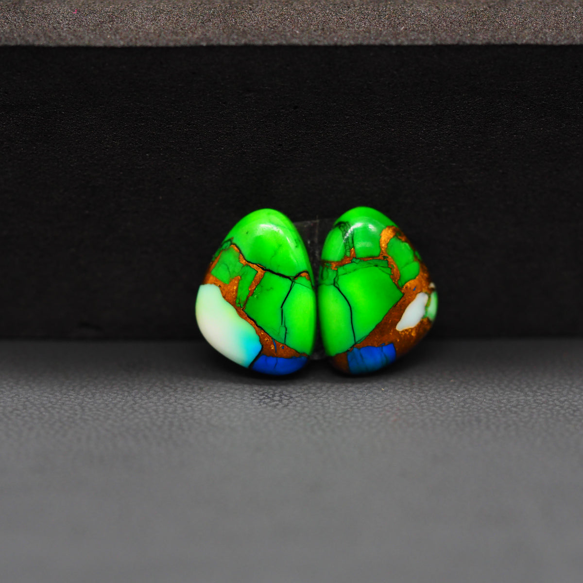 Peacock Dahlia composite pair 14x10x3mm 9.5ct freeform cabochon - photo 4