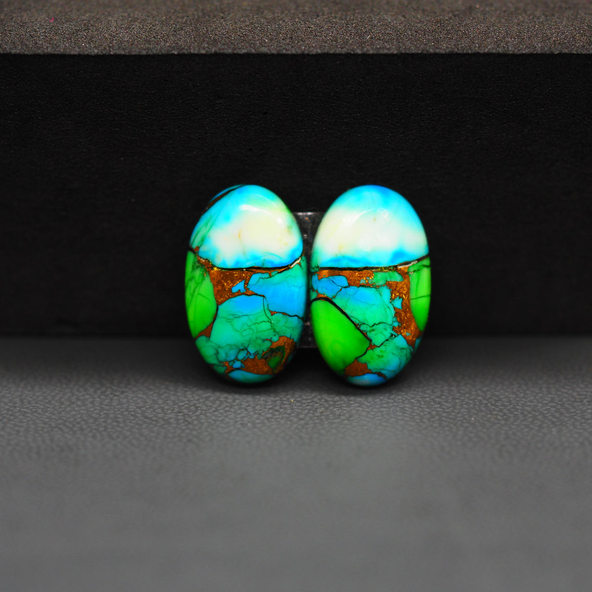 Peacock Dahlia composite pair 16x11x3mm 13ct oval cabochon - photo 4