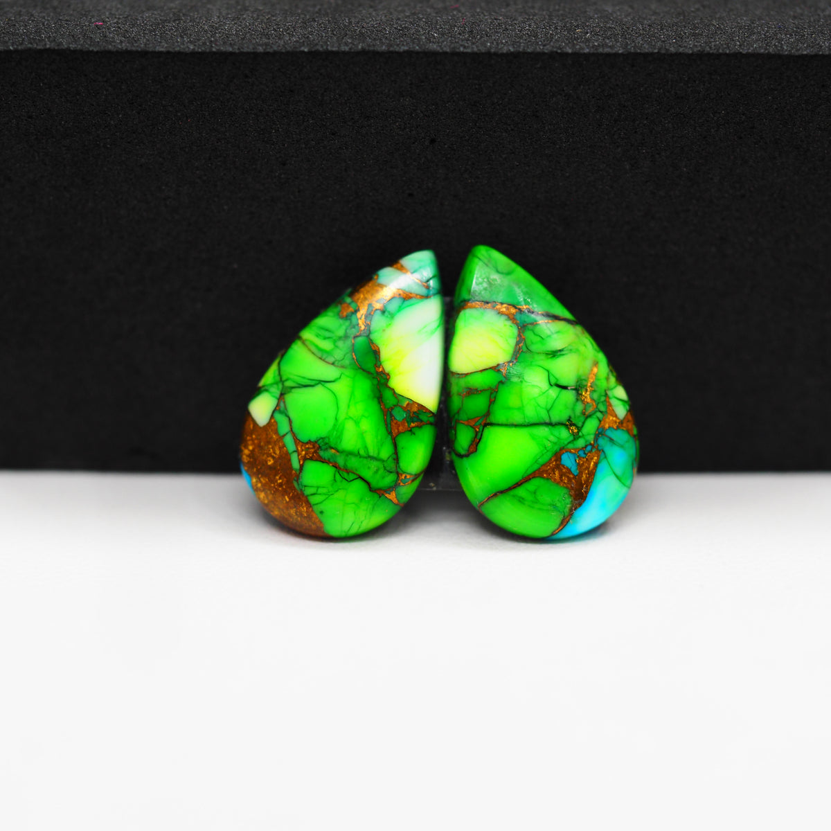 Peacock Dahlia composite pair 19x12x3mm 12ct pear cabochon - photo 4
