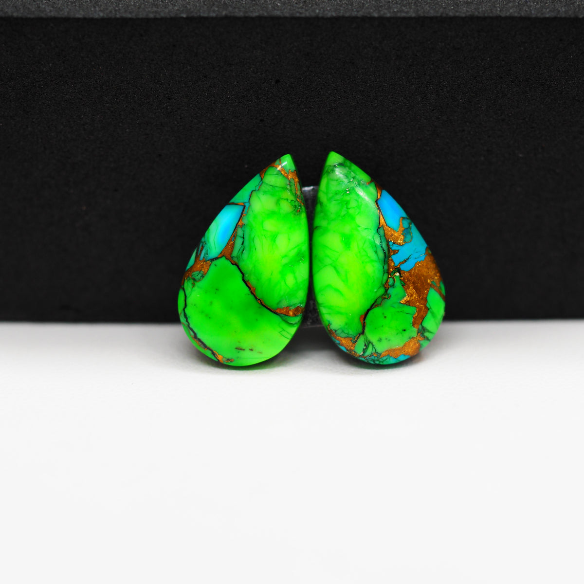 Peacock Dahlia composite pair 18x11x3mm 12ct pear cabochon - photo 4