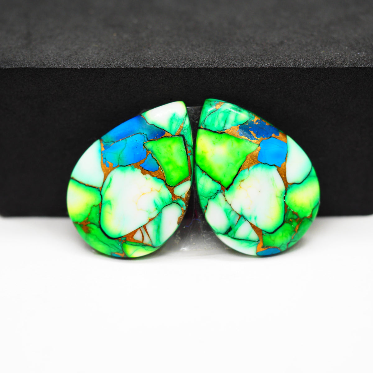 Peacock Dahlia composite pair 27x20x3mm 33ct pear cabochon - photo 4