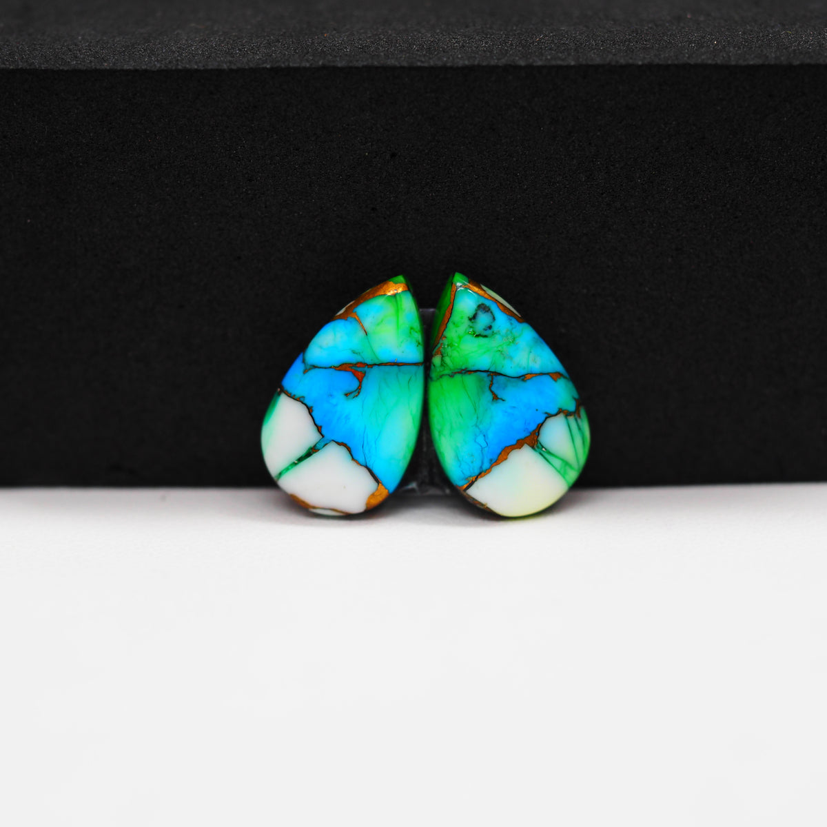 Peacock Dahlia composite pair 16x10x3mm 10ct pear cabochon - photo 4