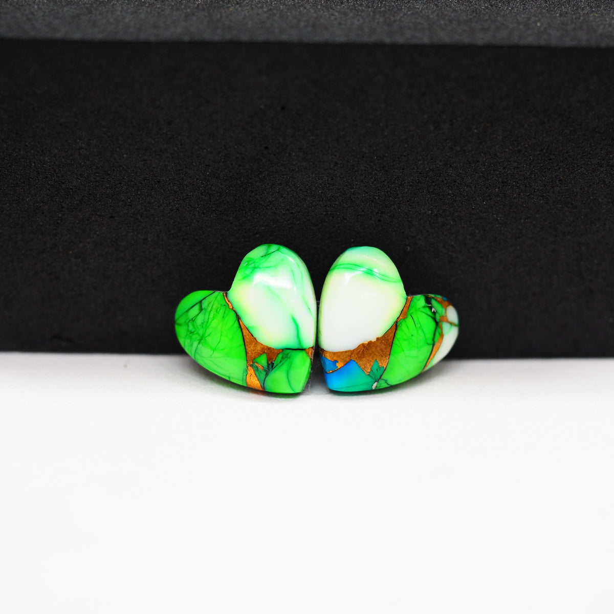 Peacock Dahlia composite pair 12x12x3mm 8ct heart cabochon - photo 4
