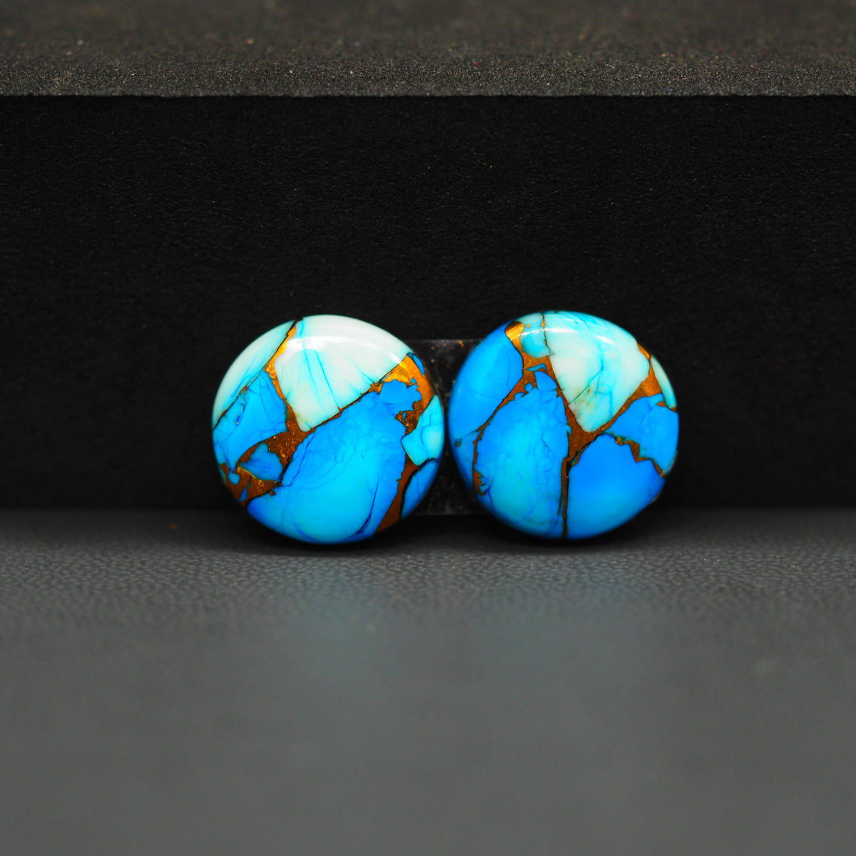 Kingman Ice Blue Dahlia Composite Round Cabochon Pair 15x15x3mm 14.5ct - icy blue and white stone with copper veining - Pedra Gems