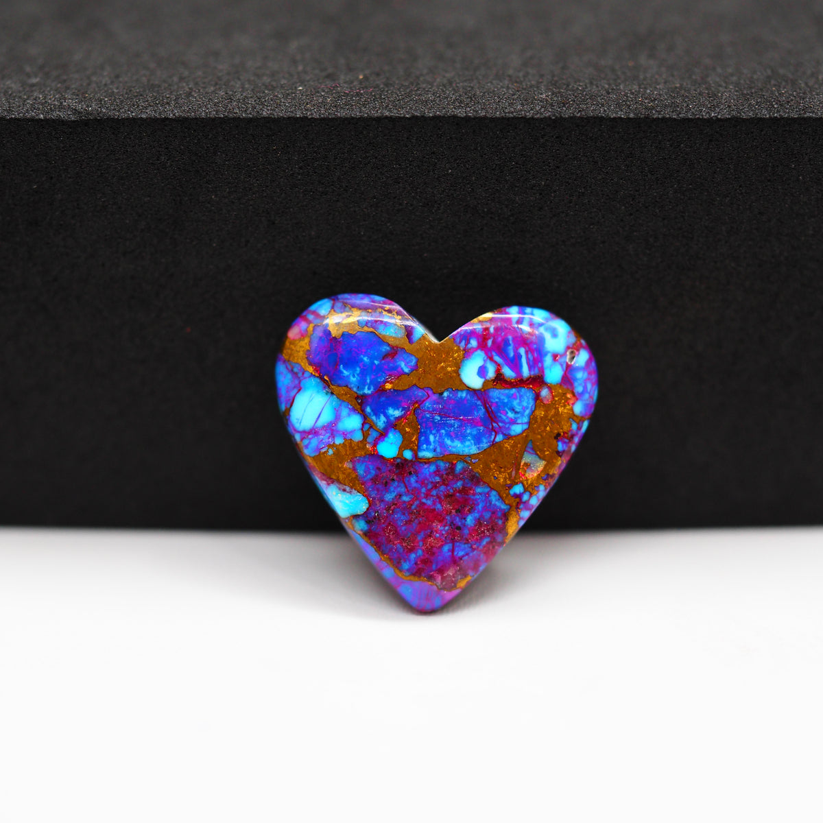 Stabilized Purple Mohave (Mojave) Turquoise Heart Cabochon 19x19x3mm 11.5ct - purple with blue Kingman turquoise nuggets and bronze veining - Pedra Gems.