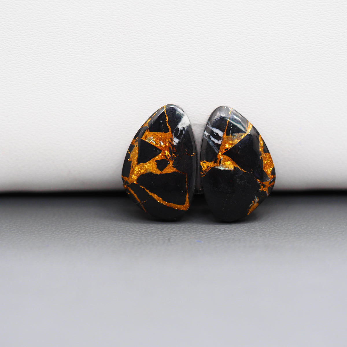 Kingman Black Buffalo Copper Composite Freeform Cabochon Pair 17x11x3mm 11ct - black stone with bright copper veins - Pedra Gems