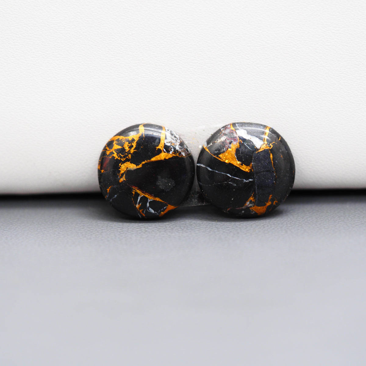 Kingman Black Buffalo Copper Composite Round Cabochon Pair 15x15x3mm 13.5ct - black stone with bright copper veins - Pedra Gems