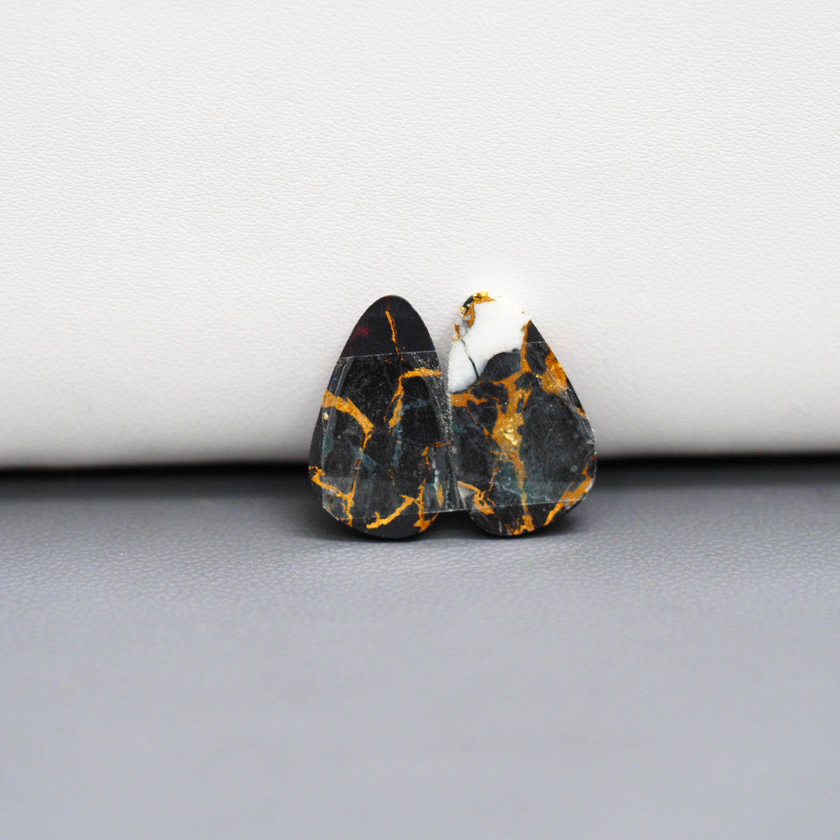 Kingman Black Buffalo Copper Composite Freeform Cabochon Pair 17x11x3mm 11ct - black stone with bright copper veins - Pedra Gems
