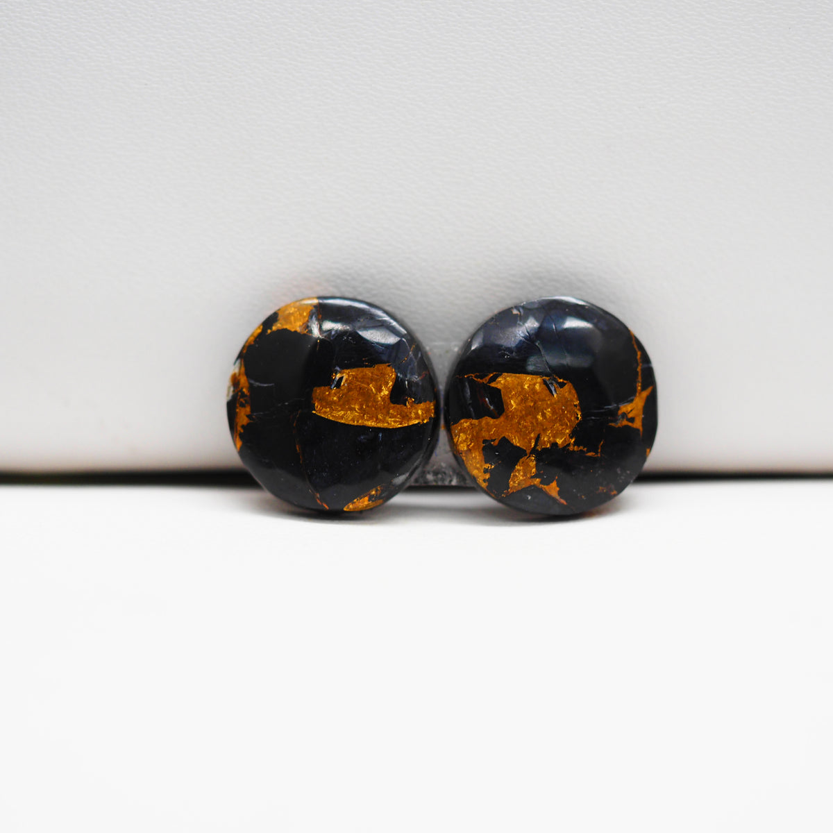Kingman Black Buffalo Copper Composite Round Cabochon Pair 15x15x3mm 13.5ct - black stone with bright copper veins - Pedra Gems