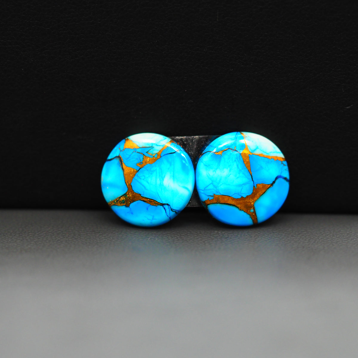 Kingman Ice Blue Dahlia Composite Round Cabochon Pair 15x15x3mm 12.5ct - icy blue and white stone with copper veining - Pedra Gems