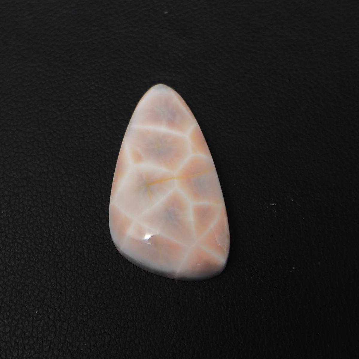 Natural Pink Natrolite (Thomsonite) Freeform Cabochon 26x15x5mm 13.5ct - view 4 - Pedra Gems