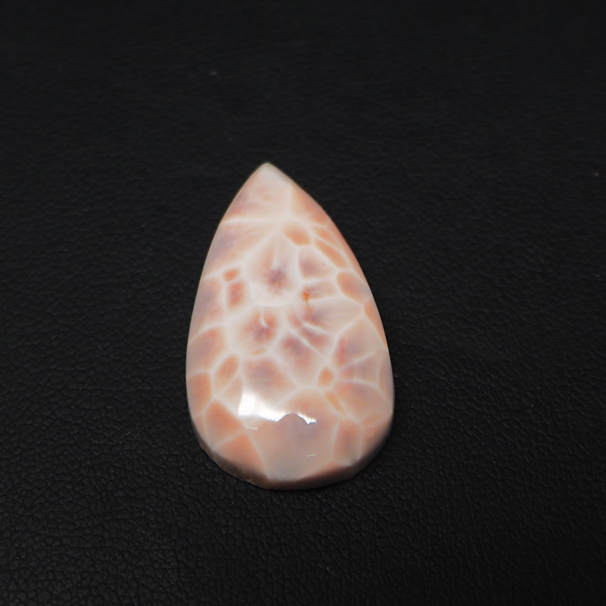 Natural Pink Natrolite (Thomsonite) Pear Cabochon 28x16x6mm 17.5ct - view 4 - Pedra Gems