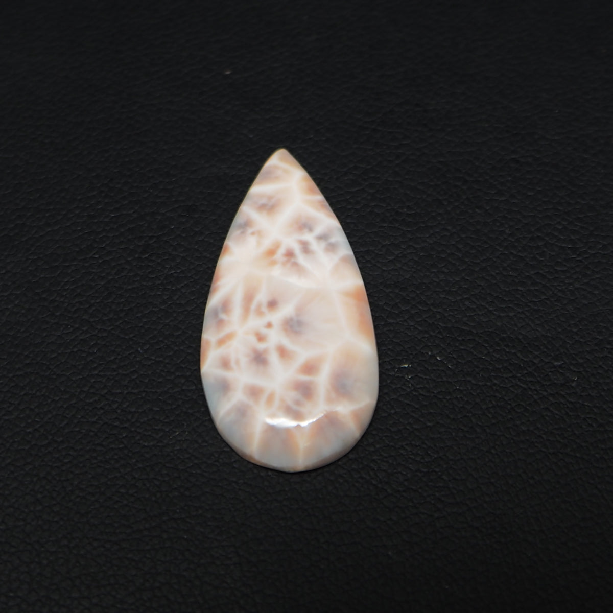 Natural Pink Natrolite (Thomsonite) Pear Cabochon 28x13x4mm 9.5ct - view 4 - Pedra Gems