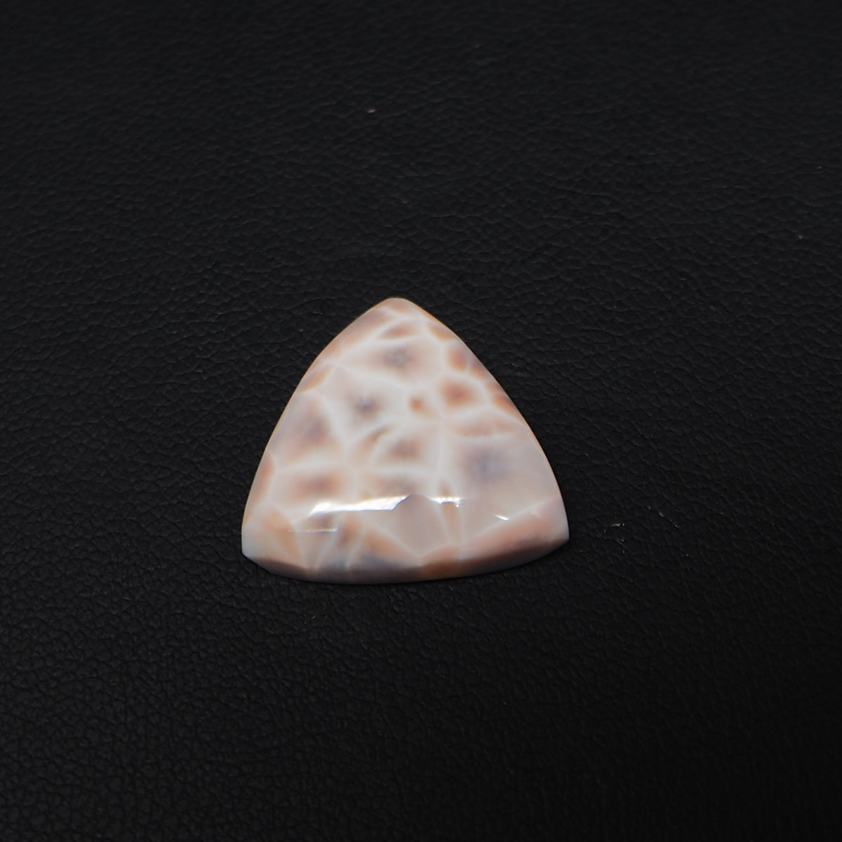 Natural Pink Natrolite (Thomsonite) Trillion Cabochon 18x18x5mm 10ct - view 2 - Pedra Gems