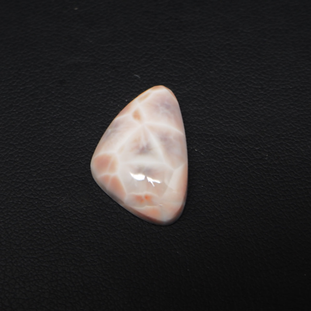 Natural Pink Natrolite (Thomsonite) Freeform Cabochon 22x14x6mm 11.5ct - view 4 - Pedra Gems