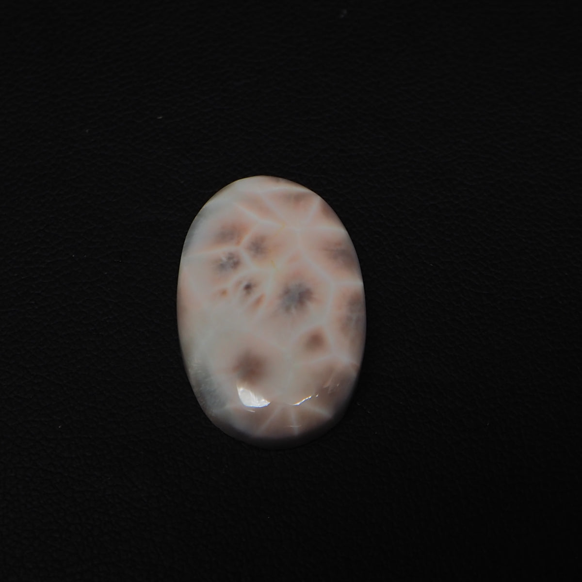 Natural Pink Natrolite (Thomsonite) Oval Cabochon 24x16x5mm 14ct - view 2 - Pedra Gems