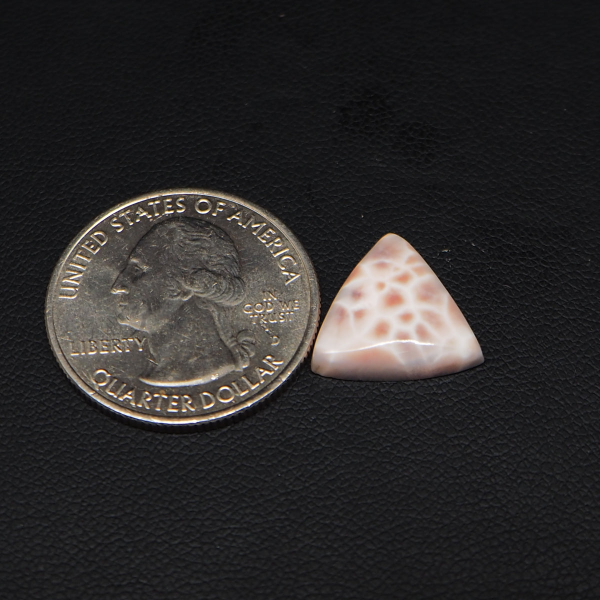 Natural Pink Natrolite (Thomsonite) Trillion Cabochon 14x14x4mm 4.5ct - view 1 - Pedra Gems