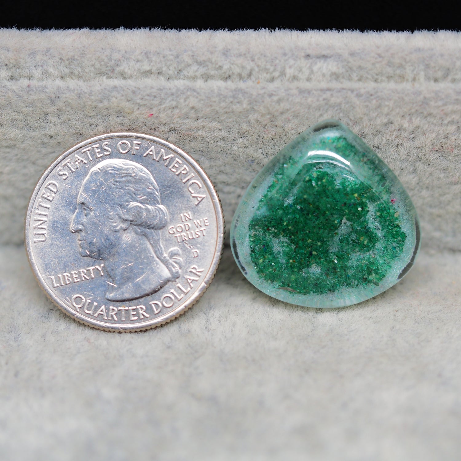 Garden quartz drill fill cabochon 23x23mm pear deep green mineral fill Pedra Gems