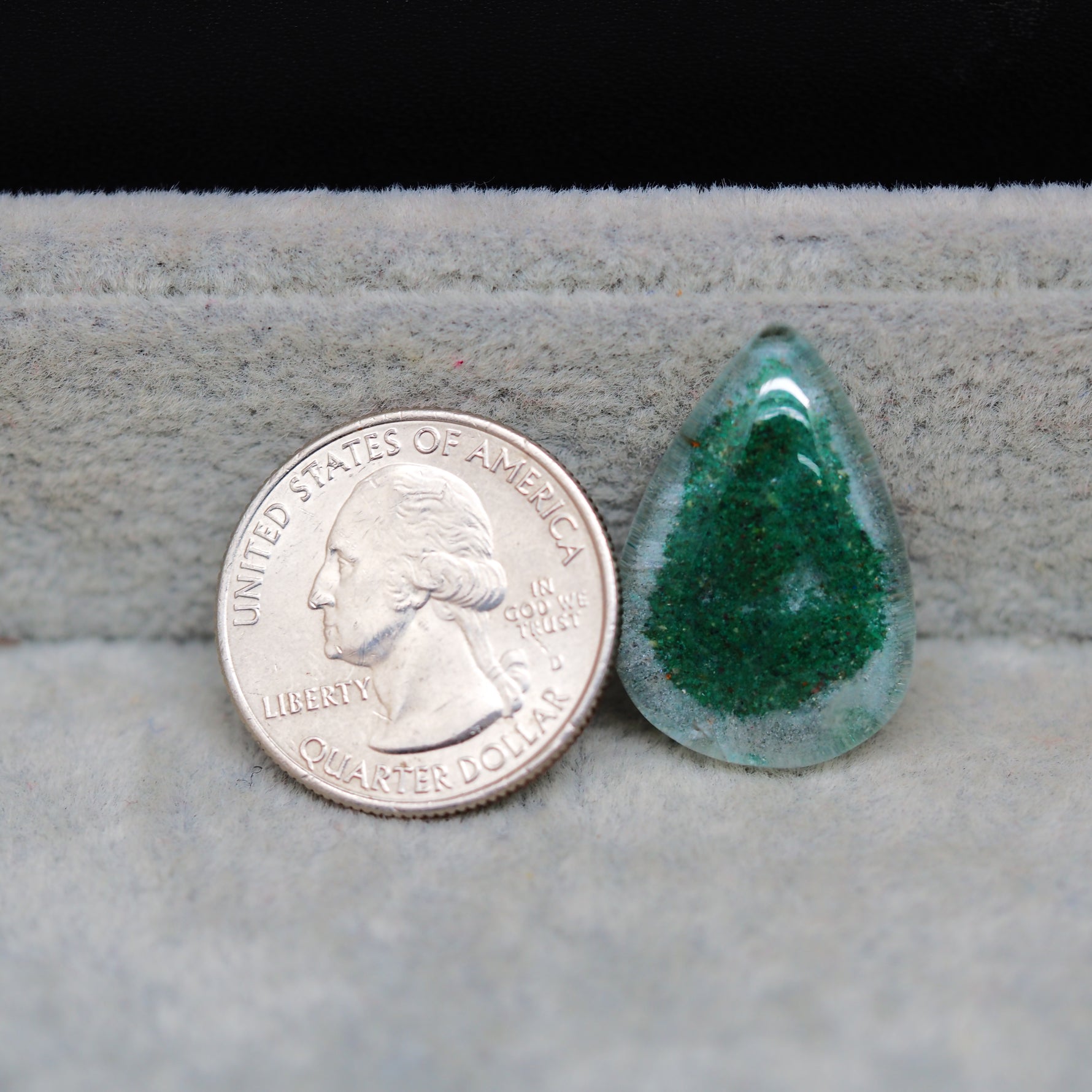 Garden quartz drill fill cabochon 26x18mm pear deep green mineral fill Pedra Gems