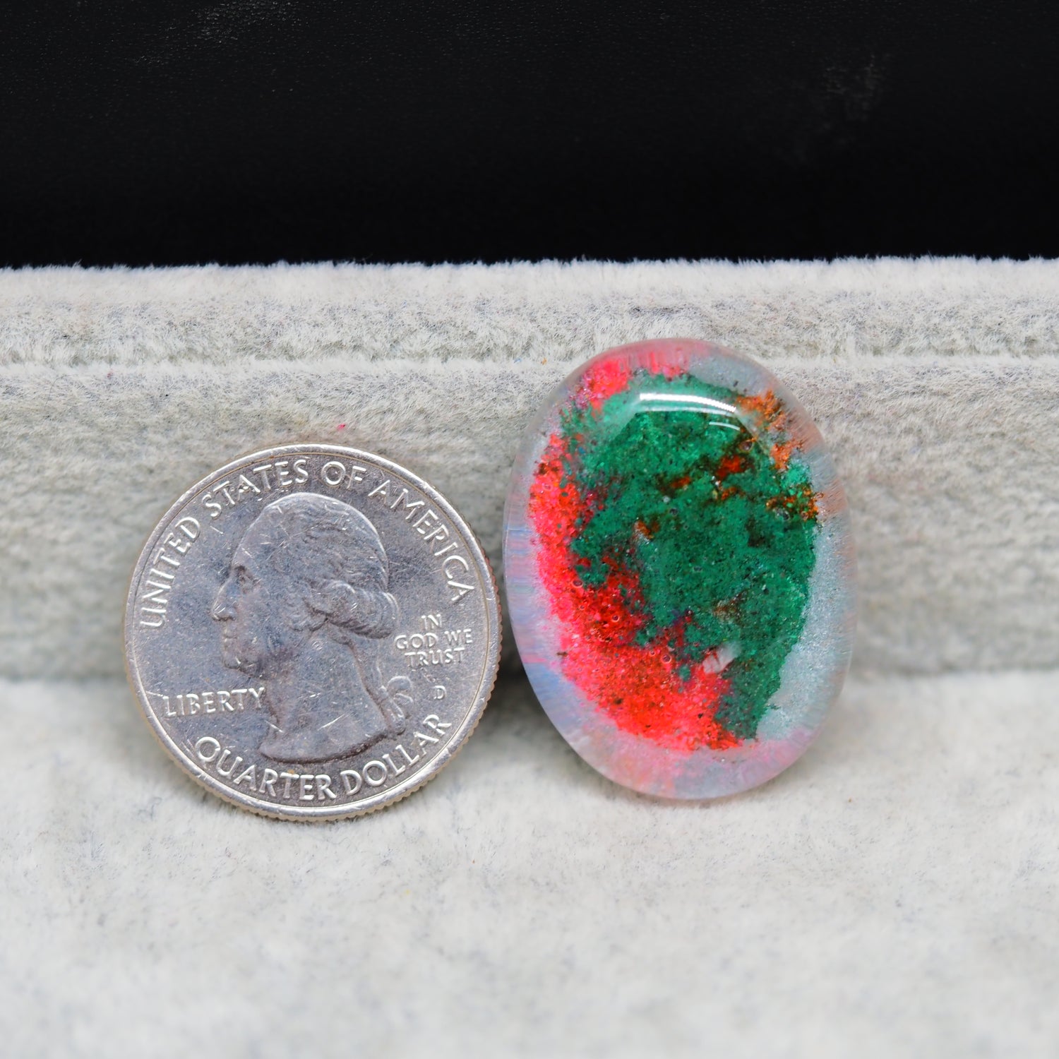 Garden quartz drill fill cabochon 30x22mm oval green red mineral fill Pedra Gems