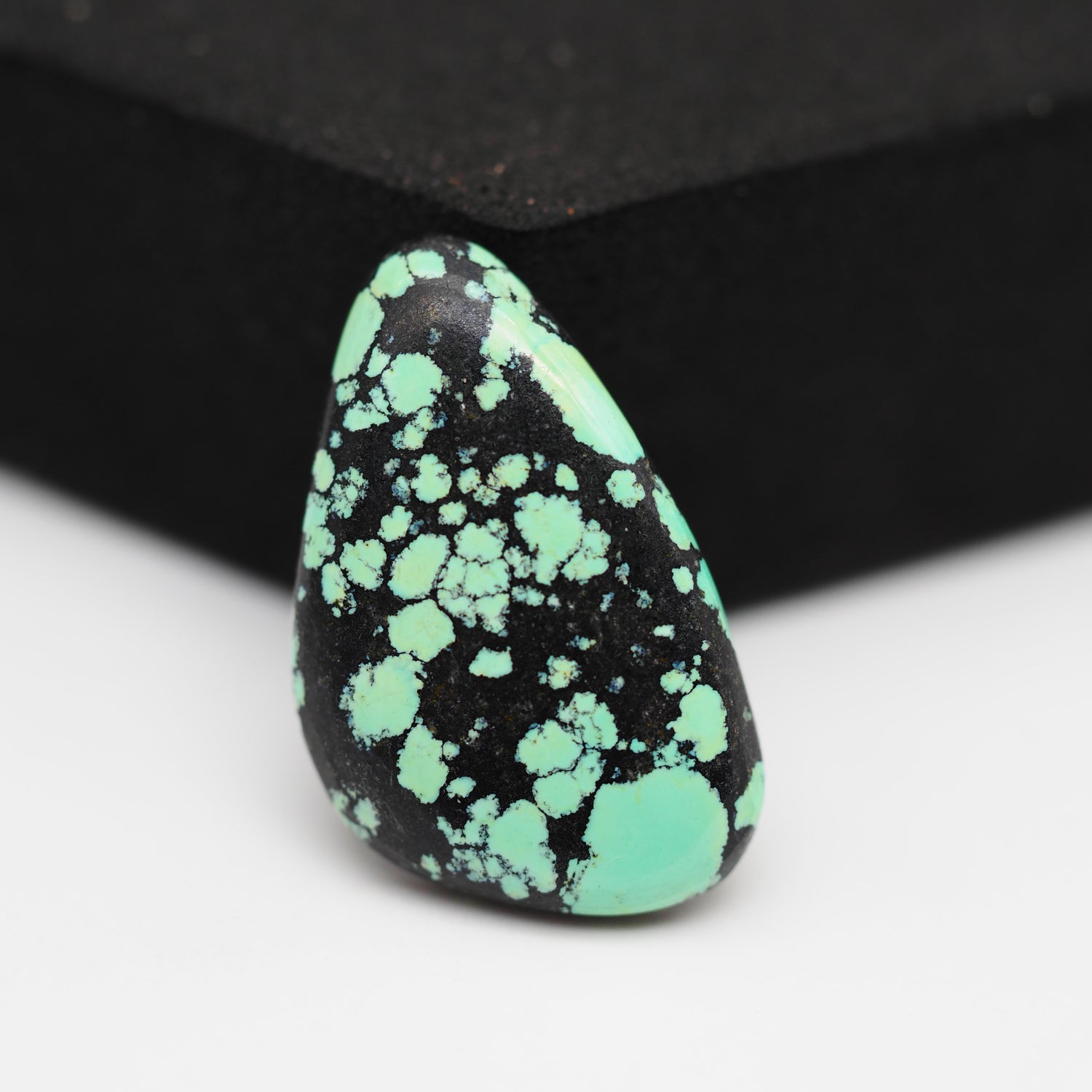 Tibetan Turquoise Cabochon Gemstone Tumble Shape 25x15x4 MM