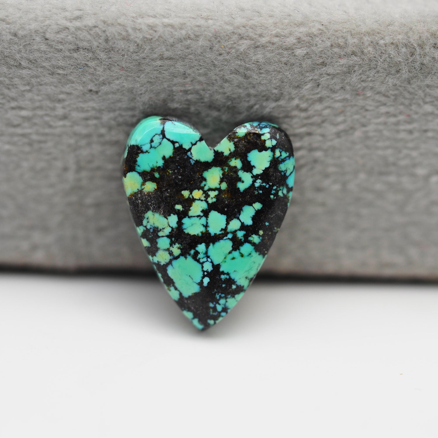 Natural Tibetan Turquoise Cabochon Gemstone Heart Shape 15x13x3 MM
