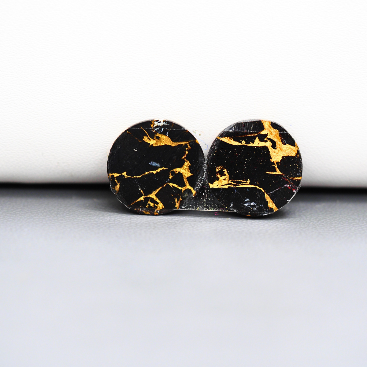 Kingman Black Buffalo Copper Composite Round Cabochon Pair 15x15x3mm 11.5ct - black stone with bright copper veins - Pedra Gems