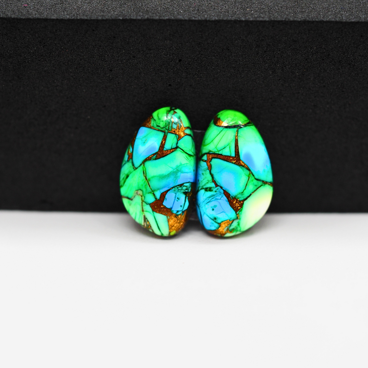Peacock Dahlia composite pair 17x10x3mm 10.5ct freeform cabochon - photo 2