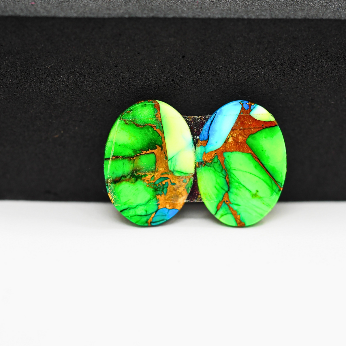 Peacock Dahlia composite pair 18x13x3mm 15ct oval cabochon - photo 3