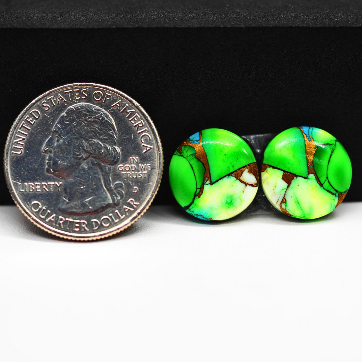 Peacock Dahlia composite pair 14x14x3mm 13.5ct round cabochon - photo 1