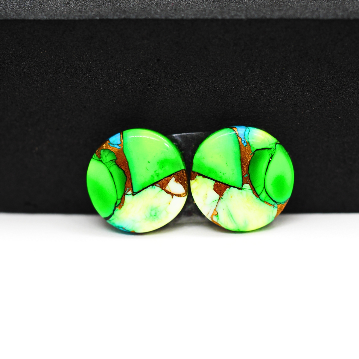 Peacock Dahlia composite pair 14x14x3mm 13.5ct round cabochon - photo 2