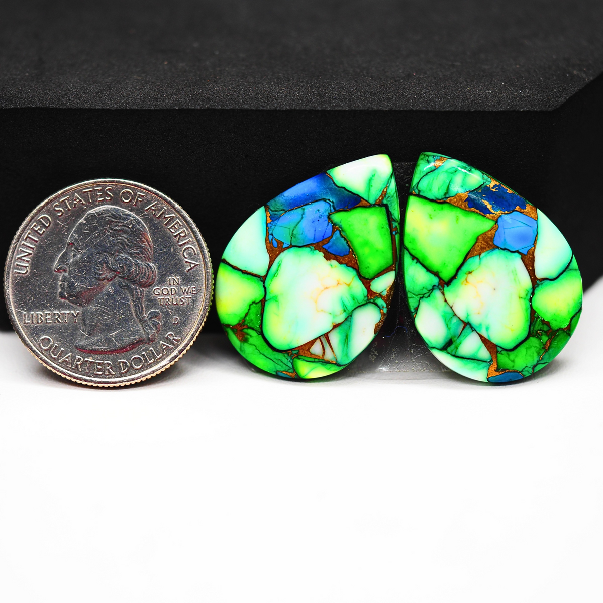 Peacock Dahlia composite pair 27x20x3mm 33ct pear cabochon - photo 1