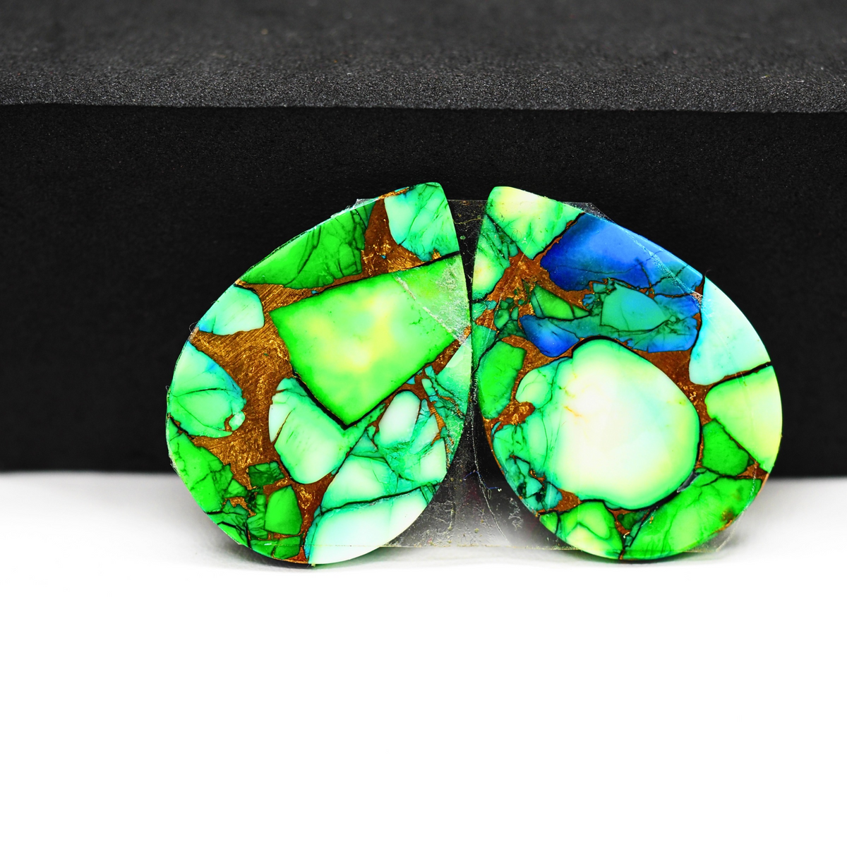 Peacock Dahlia composite pair 27x20x3mm 33ct pear cabochon - photo 3