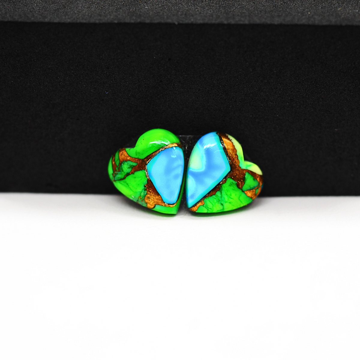 Peacock Dahlia composite pair 13x12x3mm 8.5ct heart cabochon - photo 2