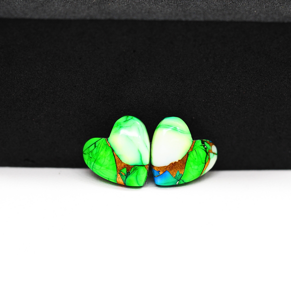 Peacock Dahlia composite pair 12x12x3mm 8ct heart cabochon - photo 2