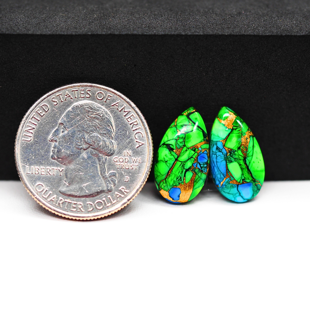 Peacock Dahlia composite pair 17x10x3mm 9ct pear cabochon - photo 1