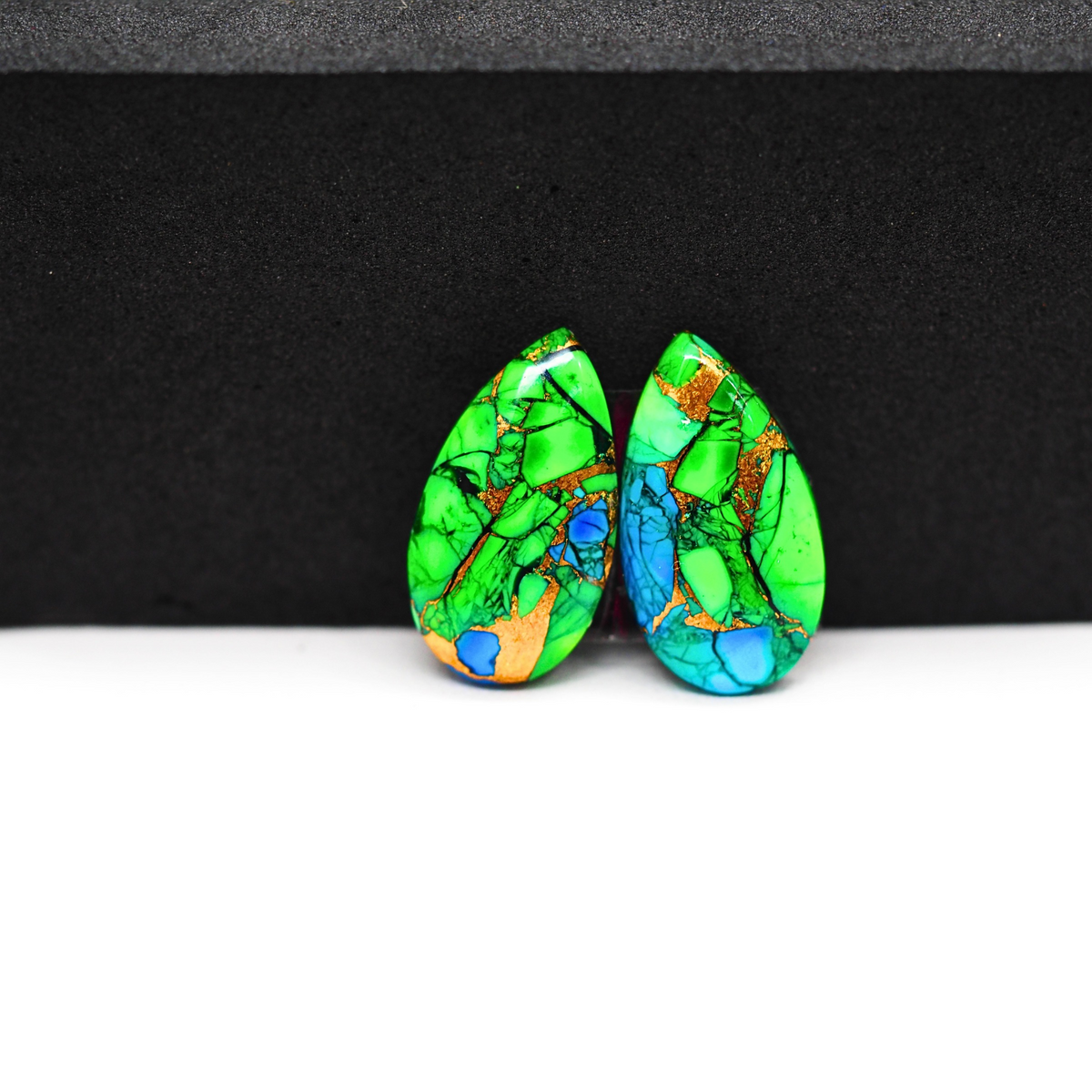 Peacock Dahlia composite pair 17x10x3mm 9ct pear cabochon - photo 2
