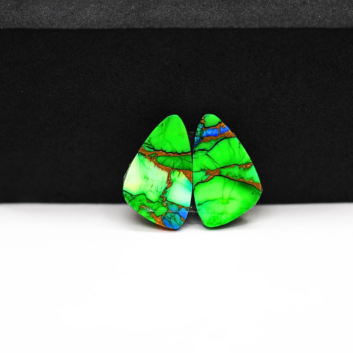 Peacock Dahlia composite pair 16x10x3mm 10ct freeform cabochon - photo 3