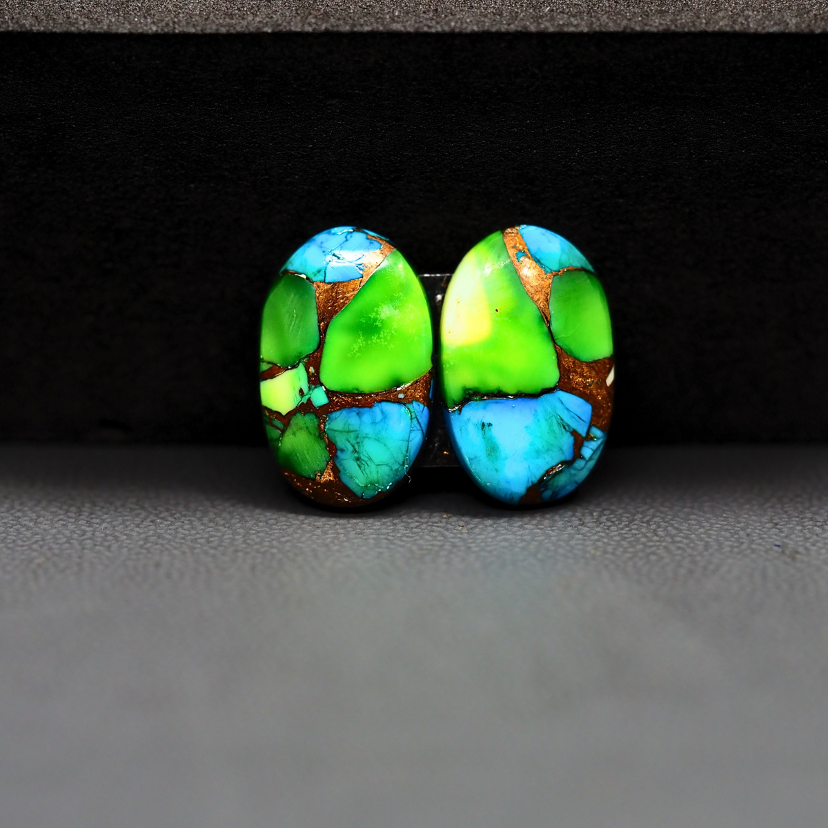 Peacock Dahlia composite pair 17x11x3mm 11.5ct oval cabochon - photo 2