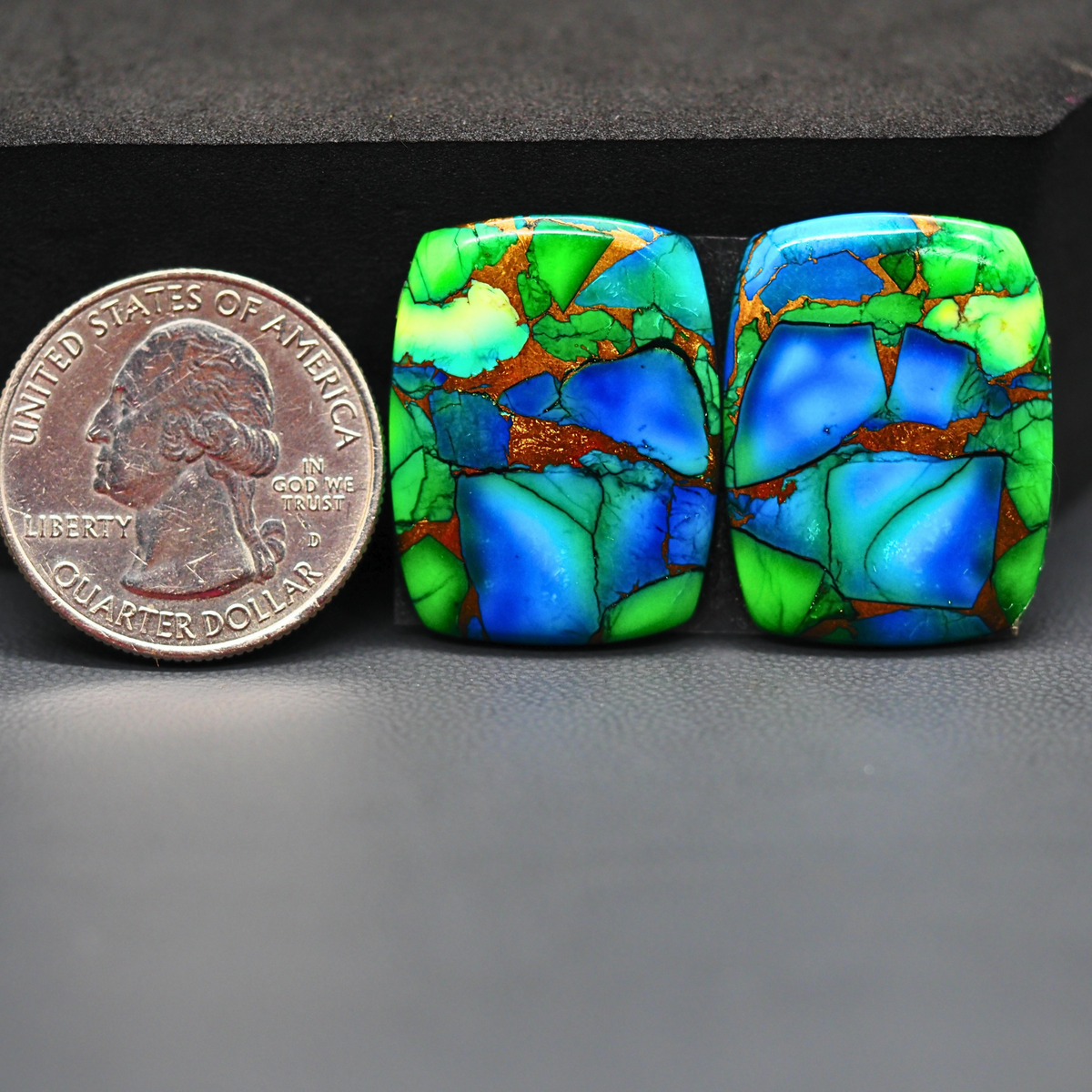 Peacock Dahlia composite pair 26x20x3mm 39ct cushion cabochon - photo 1