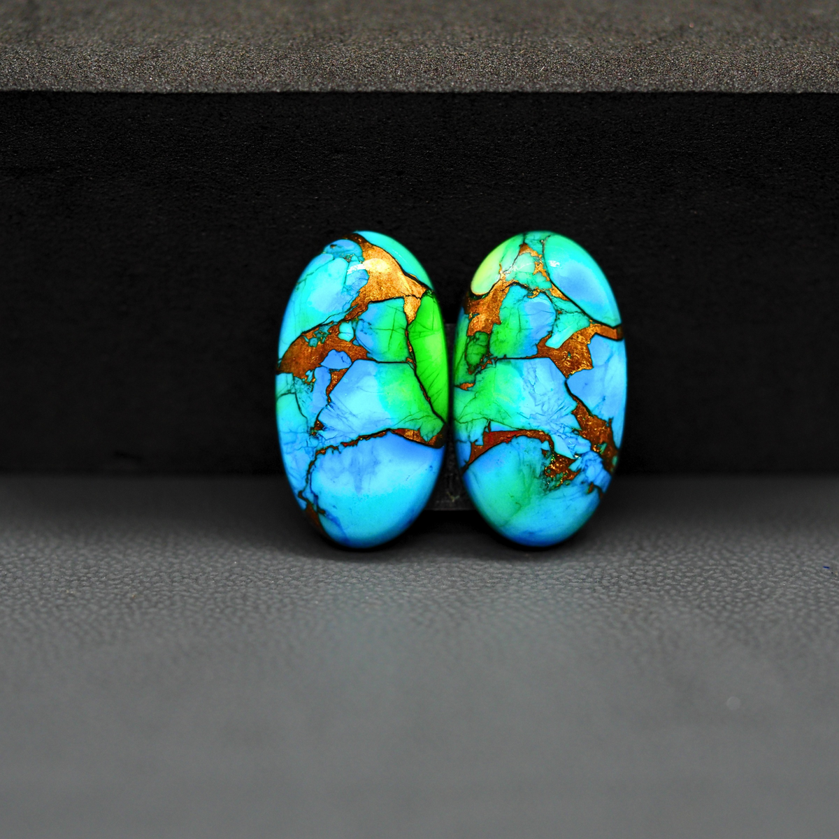 Peacock Dahlia composite pair 20x12x3mm 15.5ct oval cabochon - photo 2